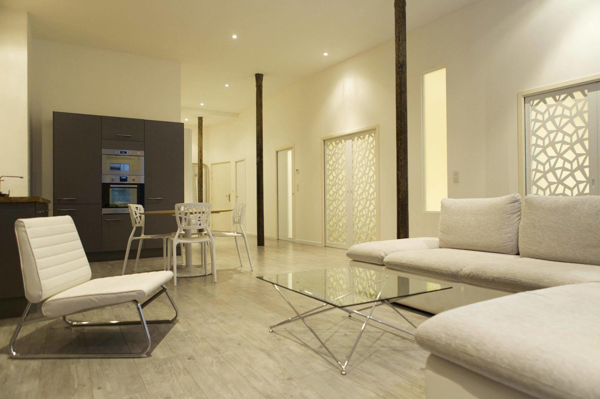 Ausone Beautiful Loft Apartment In Historical Center + Terrace And Parking Бордо Екстериор снимка