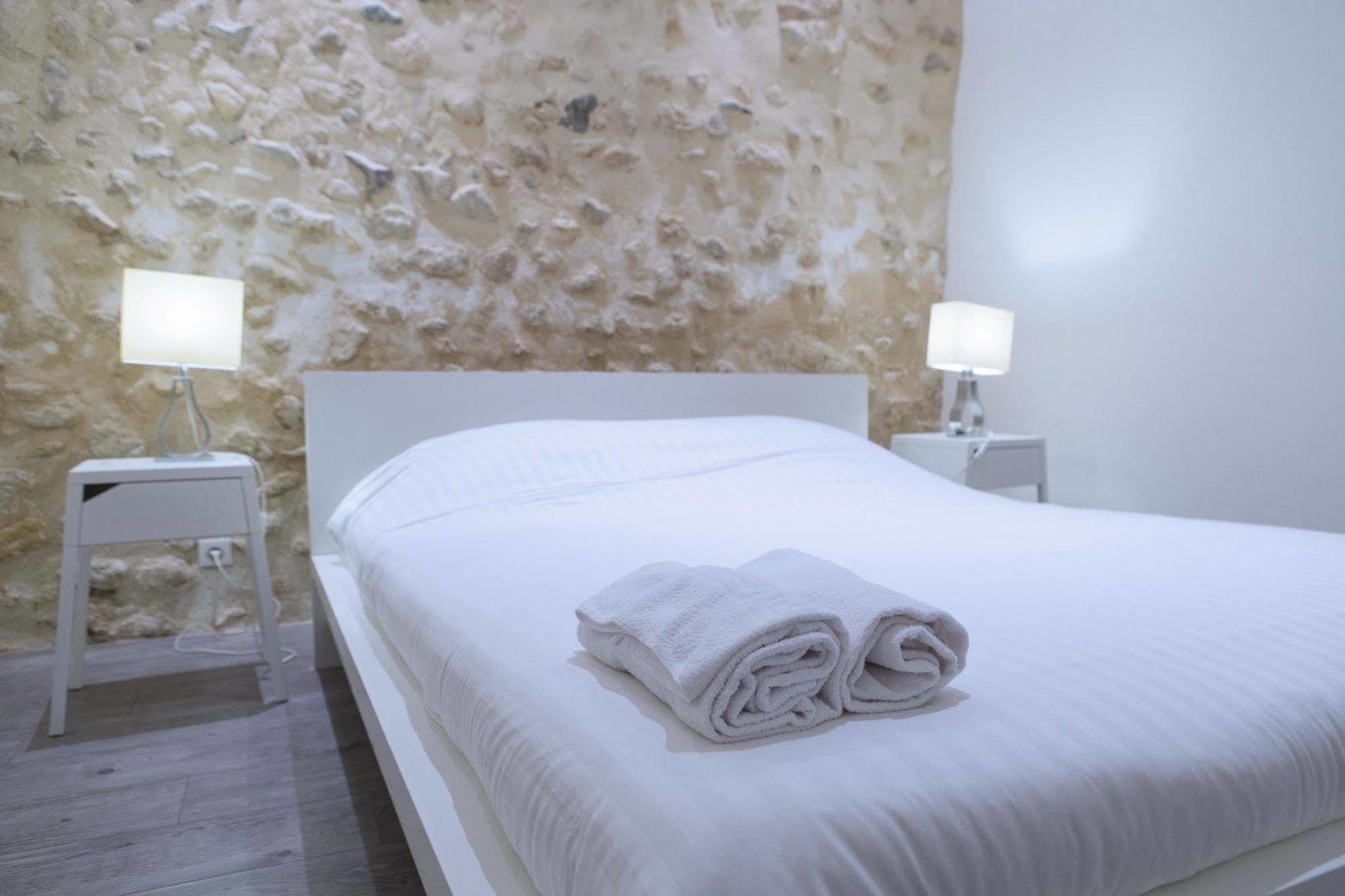 Ausone Beautiful Loft Apartment In Historical Center + Terrace And Parking Бордо Екстериор снимка